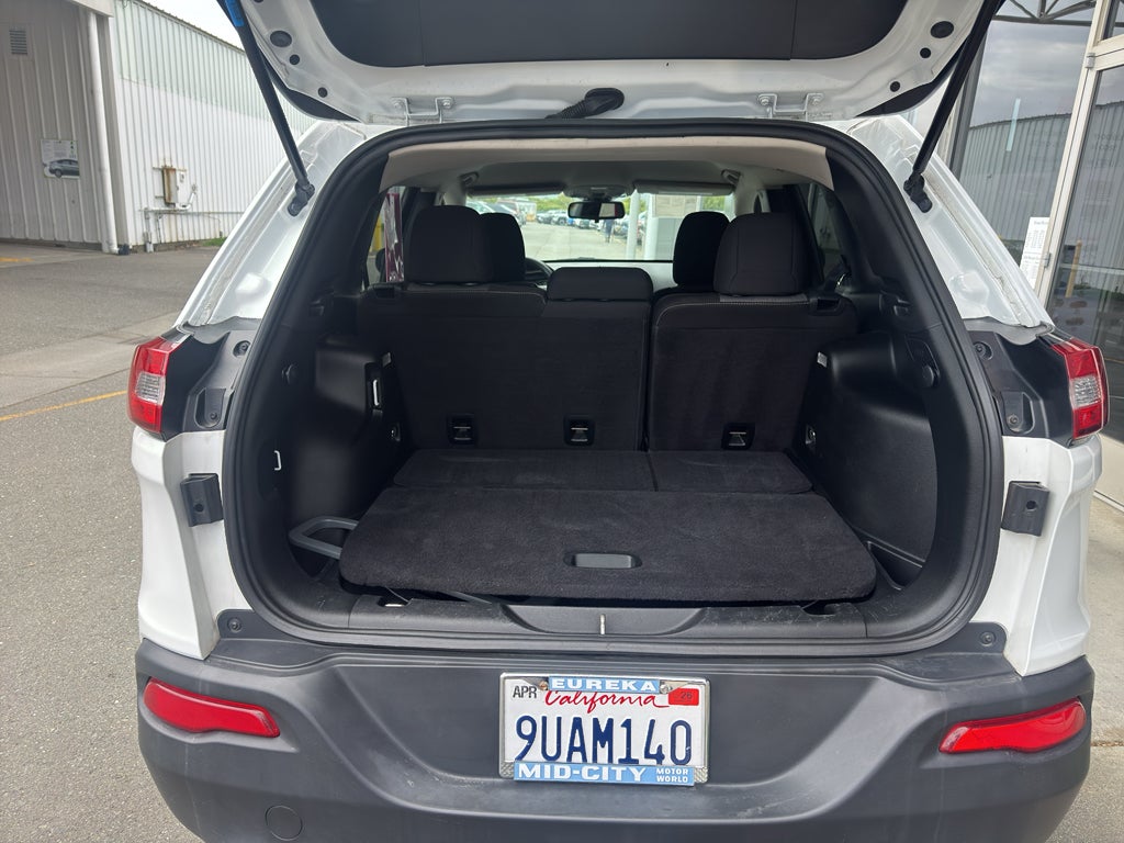 2016 Jeep Cherokee Sport