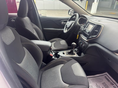 2016 Jeep Cherokee Sport