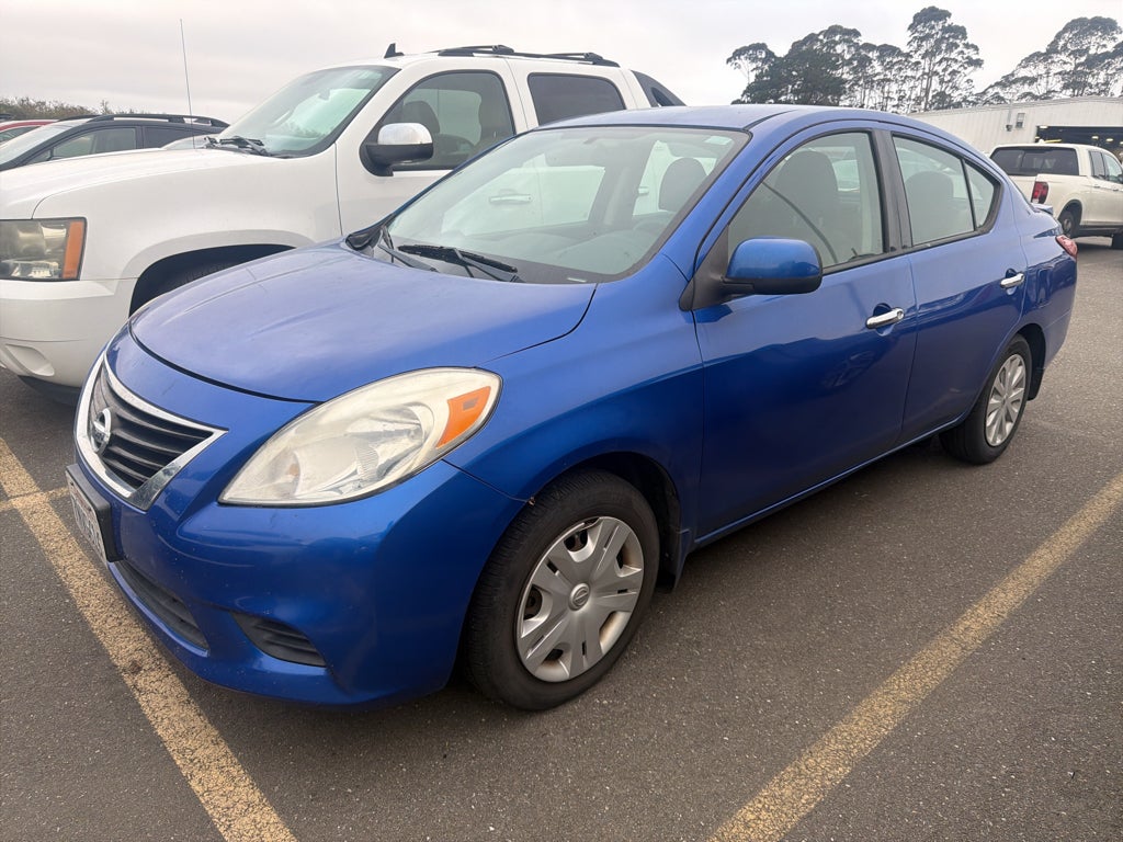 2014 Nissan Versa Base