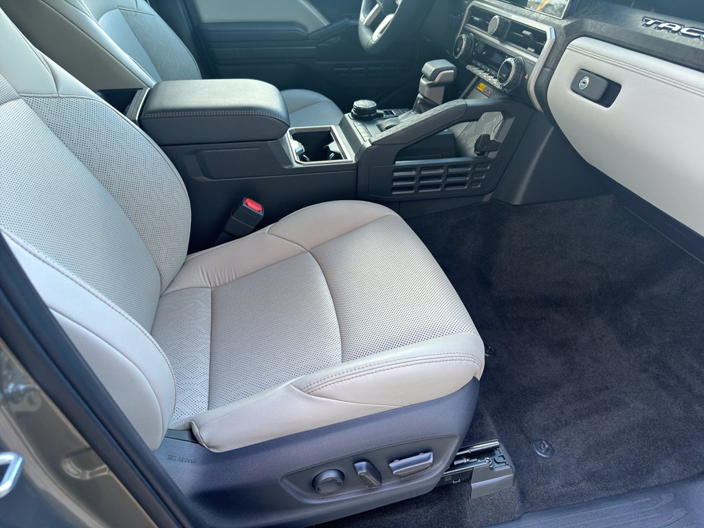 2025 Toyota TACOMA LTD HV Limited Hybrid