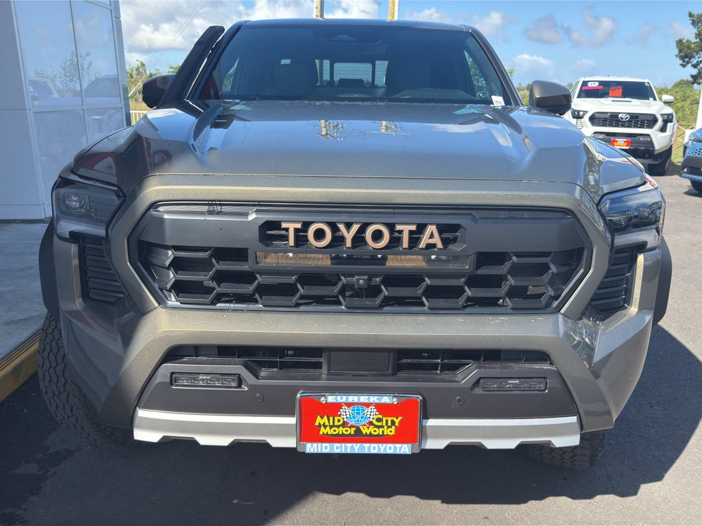 2026 Toyota Tacoma i-FORCE MAX Trailhunter