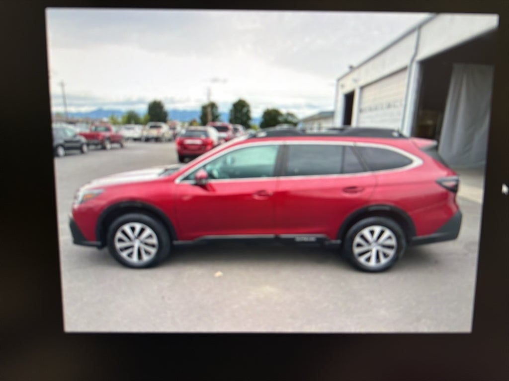 2022 Subaru Outback Premium