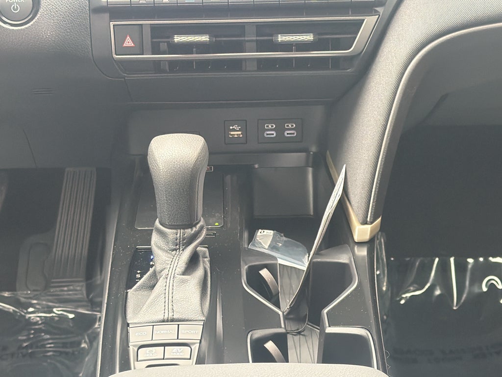 2026 Toyota Camry Hybrid LE