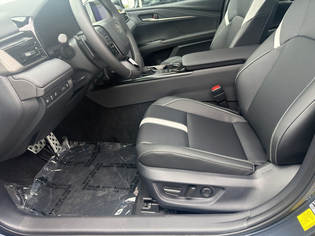 2026 Toyota Camry Hybrid SE
