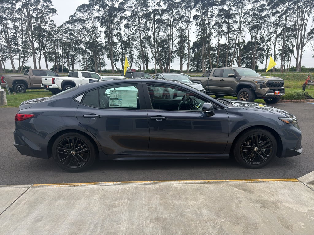 2026 Toyota Camry Hybrid SE