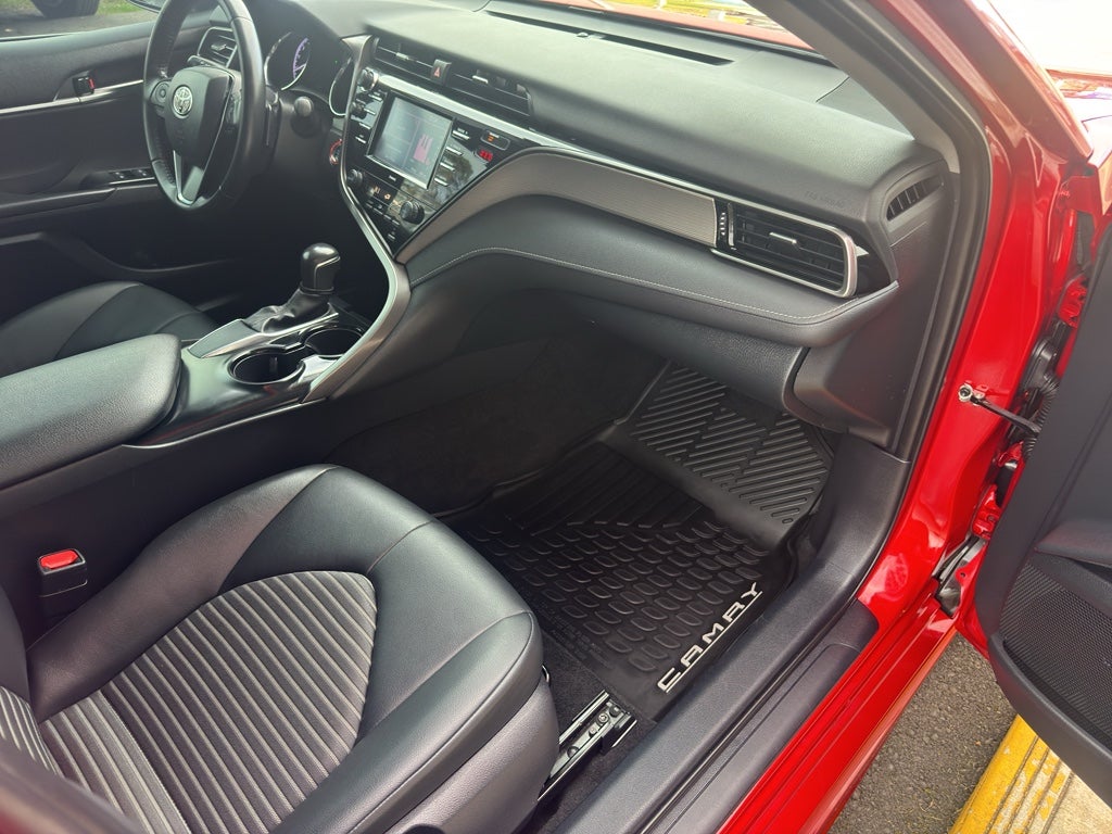 2020 Toyota CAMRY SE