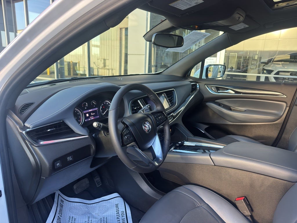 2022 Buick Enclave Essence