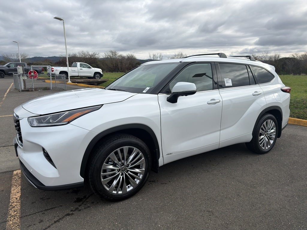 2026 Toyota Highlander Hybrid Hybrid Platinum