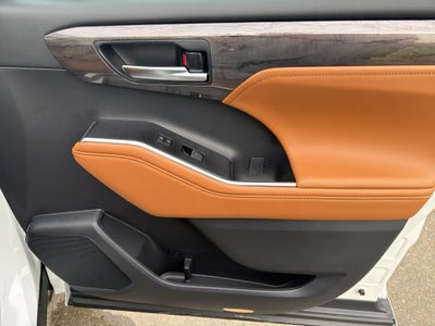 2026 Toyota Highlander Hybrid Hybrid Platinum