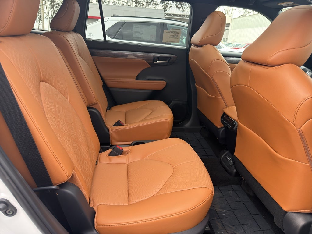 2026 Toyota Highlander Hybrid Hybrid Platinum