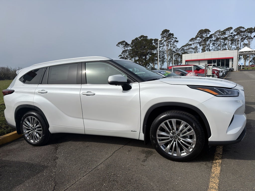 2026 Toyota Highlander Hybrid Hybrid Platinum