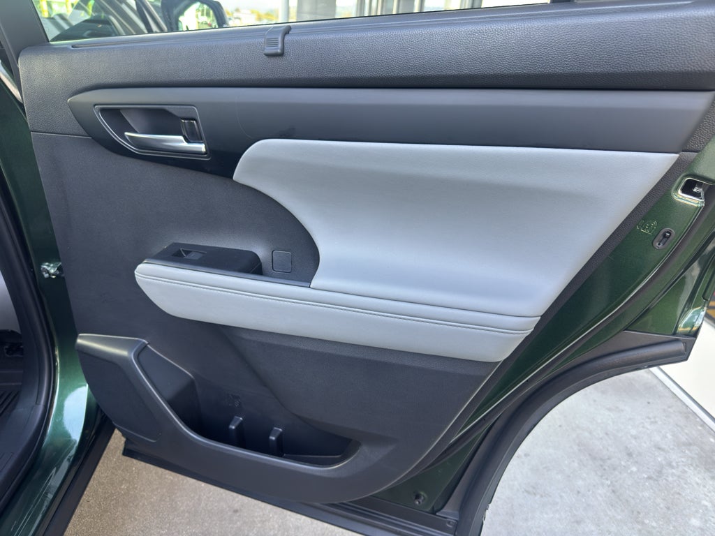 2023 Toyota HIGHLANDER HYBRD Hybrid XLE