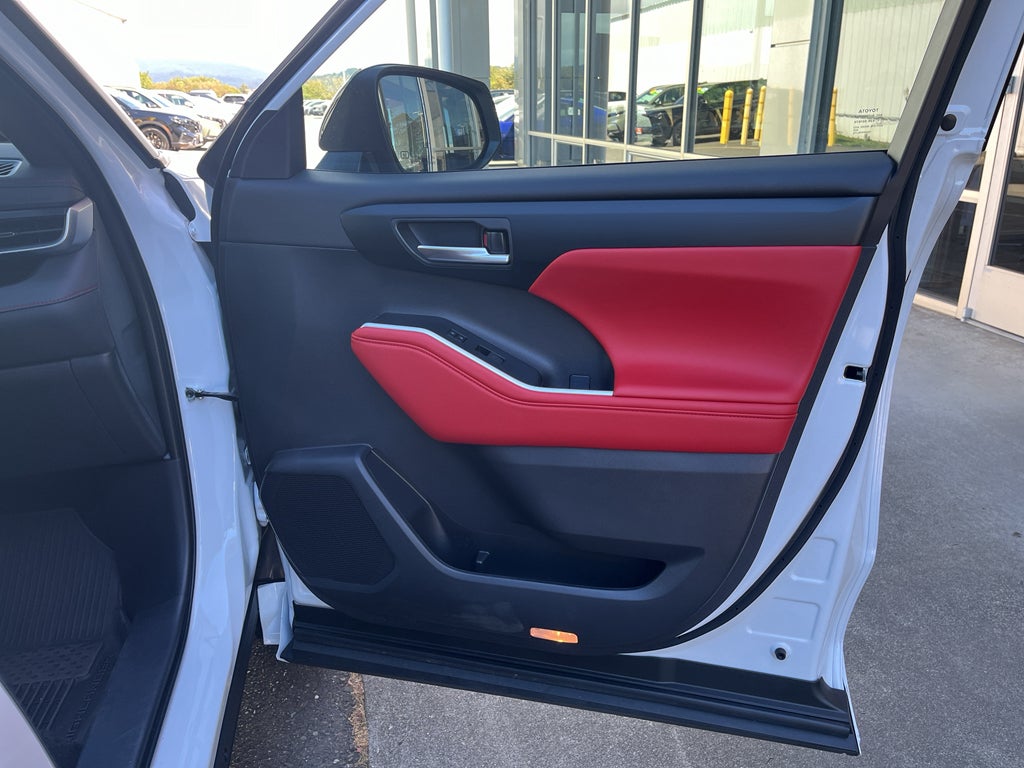 2025 Toyota Highlander XSE