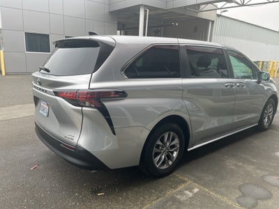 2022 Toyota Sienna XLE