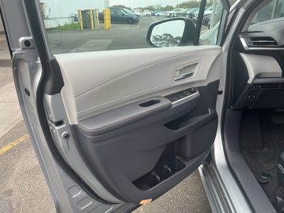 2022 Toyota Sienna XLE