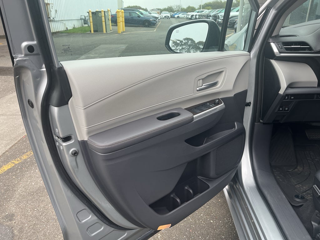 2022 Toyota Sienna XLE