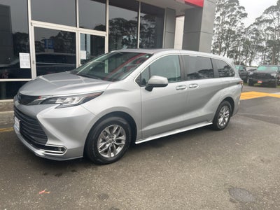 2022 Toyota Sienna XLE