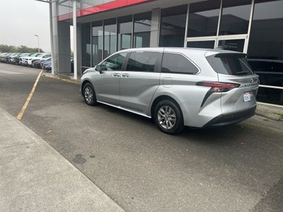 2022 Toyota Sienna XLE