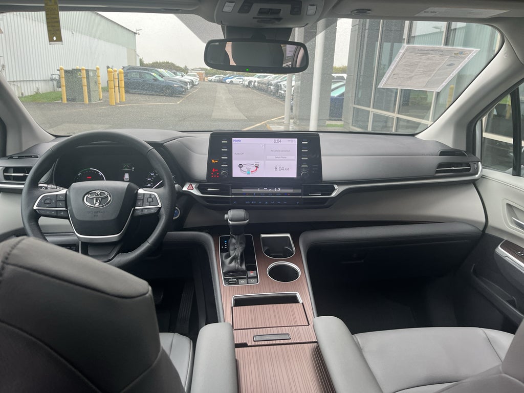 2022 Toyota Sienna XLE
