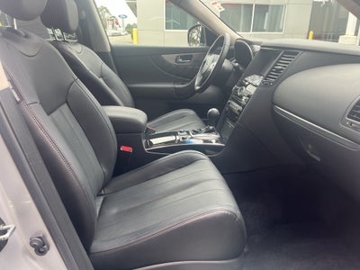 2017 INFINITI QX70 Base