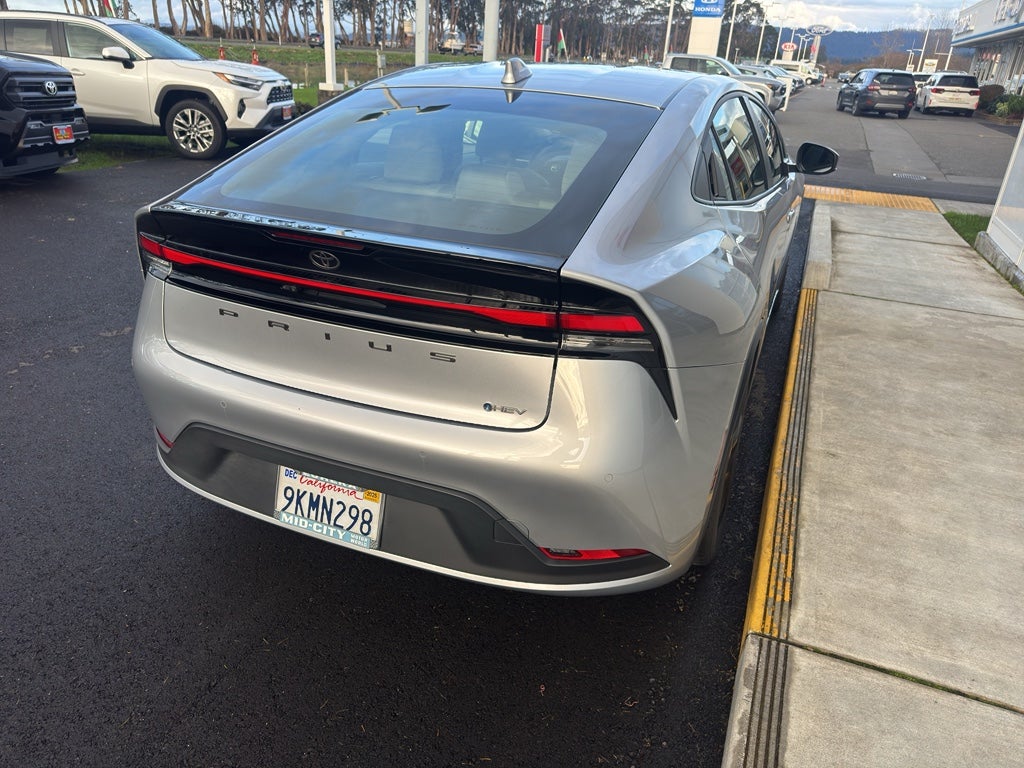 2024 Toyota PRIUS LE