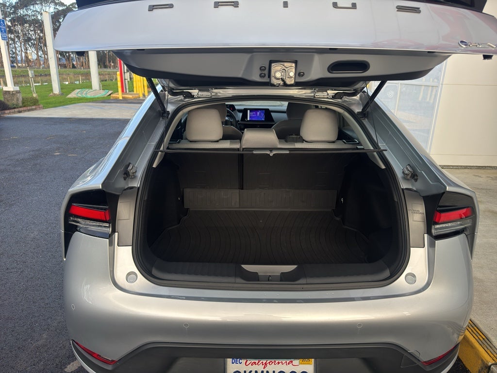 2024 Toyota PRIUS LE