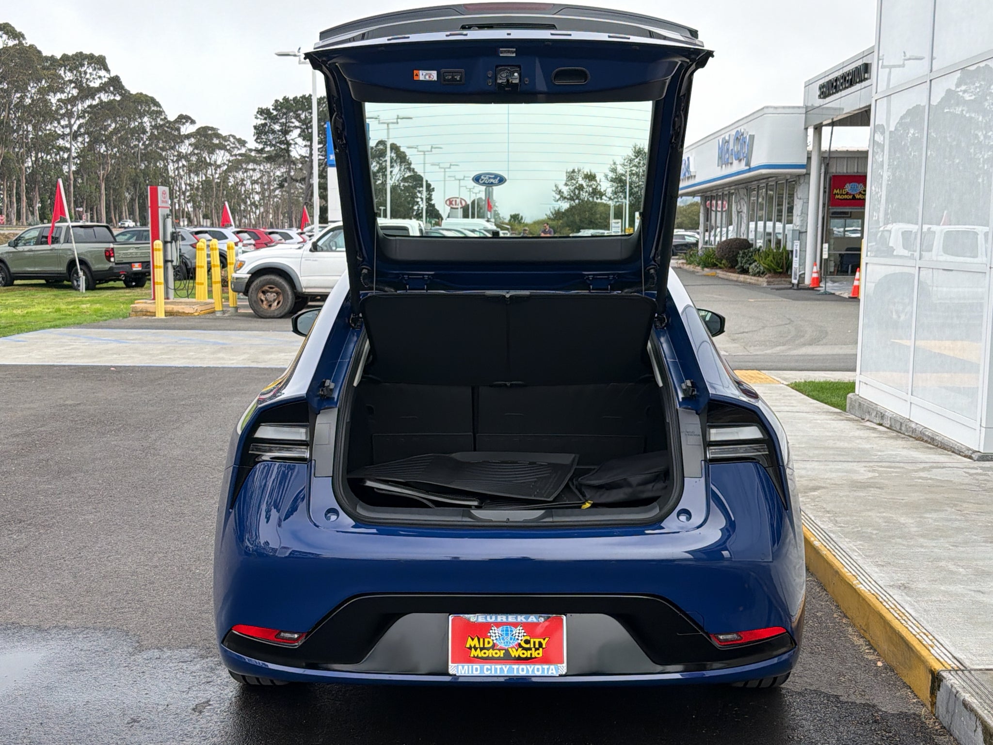 2027 Toyota Prius Plug-in Hybrid XSE Premium
