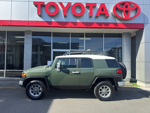 2013 Toyota FJ CRUISER Base