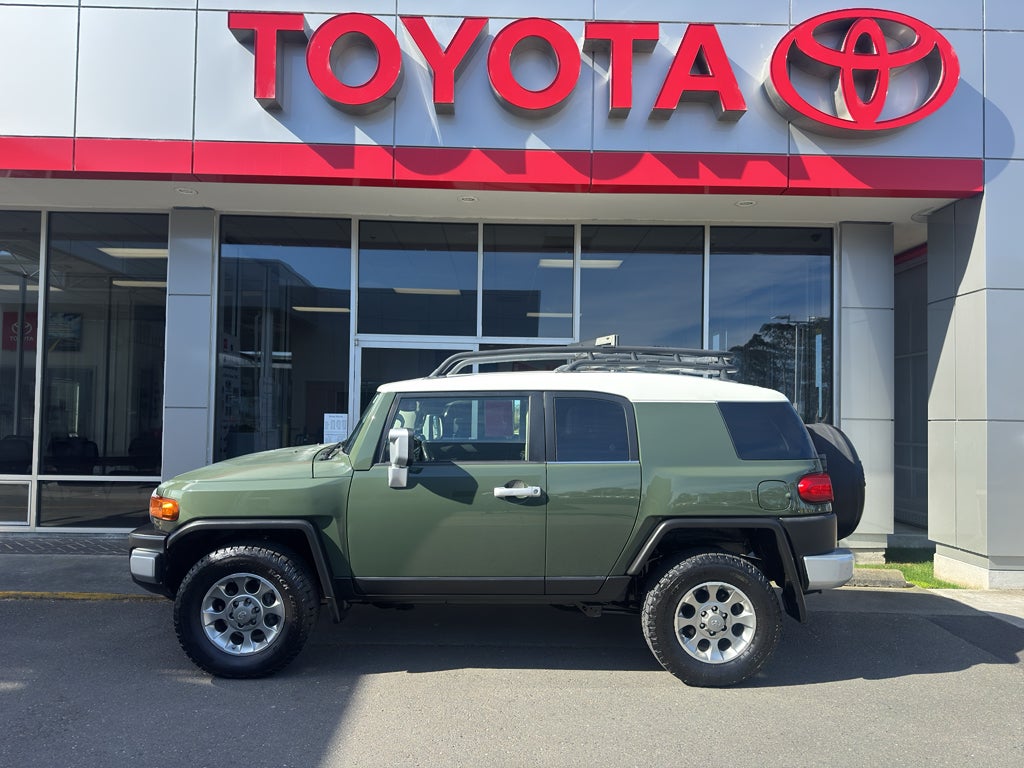 2013 Toyota FJ CRUISER Base