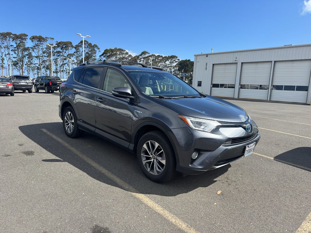 2017 Toyota RAV4 Hybrid XLE