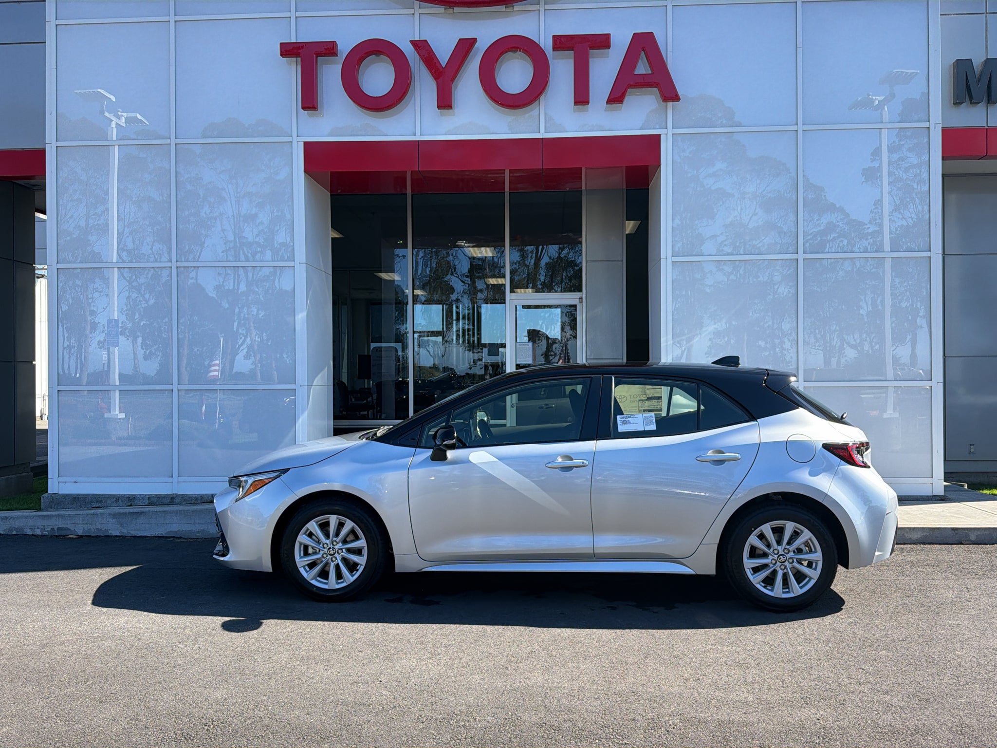 2027 Toyota Corolla Hatchback SE