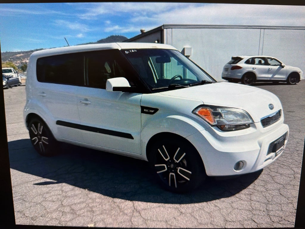 2011 Kia Soul +